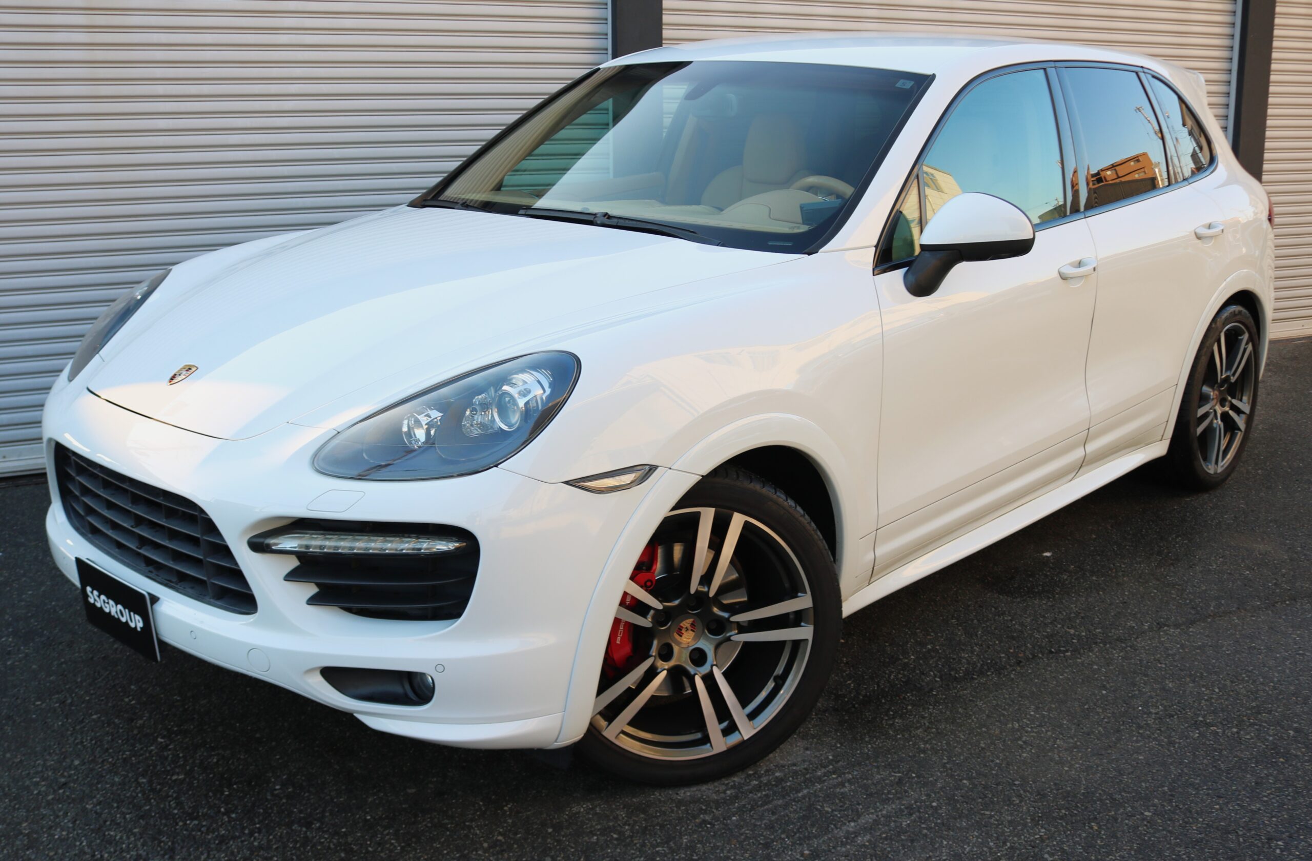 高価買取伝説☆平成25年式 ポルシェ カイエン GTS LHD ホワイト