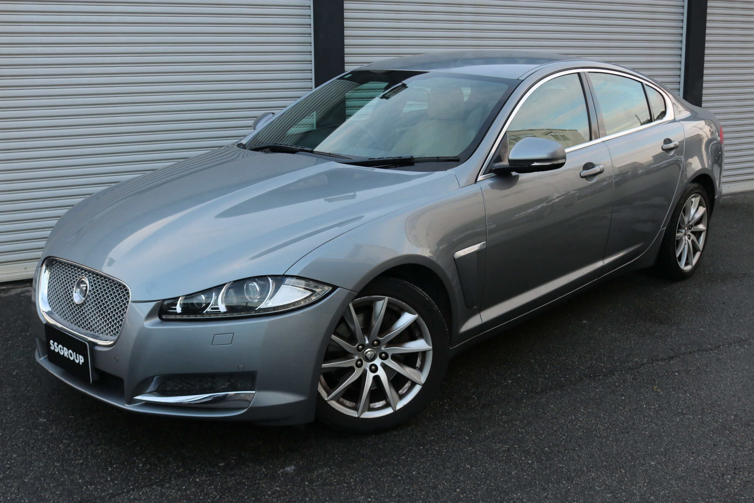 高価買取伝説☆平成24年式 ジャガー XF 3.0ラグジュアリー ロジウムシルバー