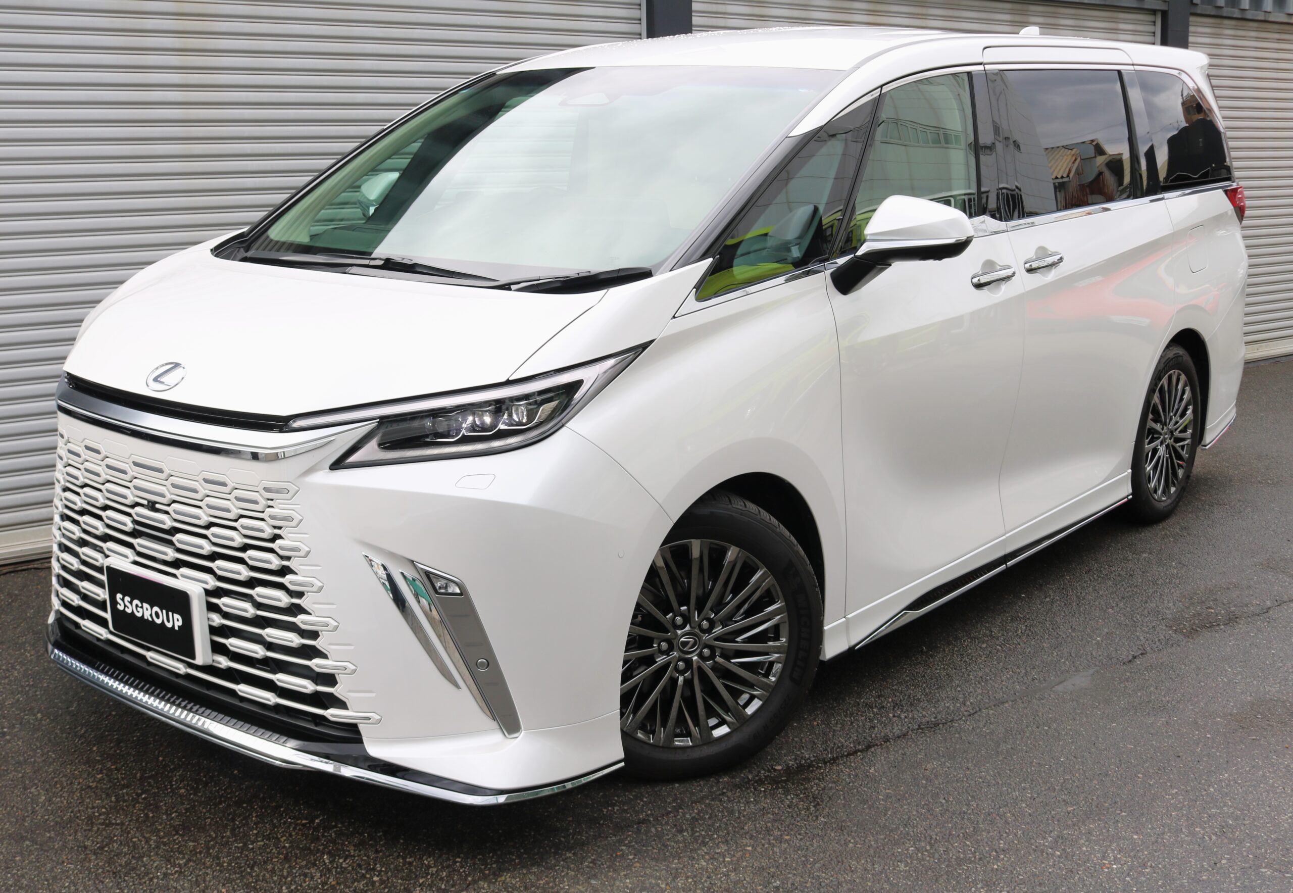 高価買取伝説☆令和6年式 レクサス LM500h バージョンL モデリスタフルエアロ ソニッククォーツ