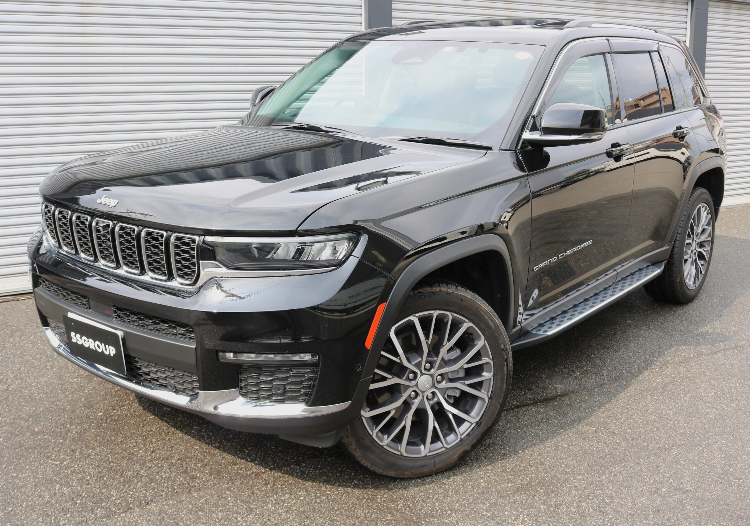 高価買取伝説☆令和5年式 ジープ グランドチェロキー リミテッド ダイヤモンドブラック