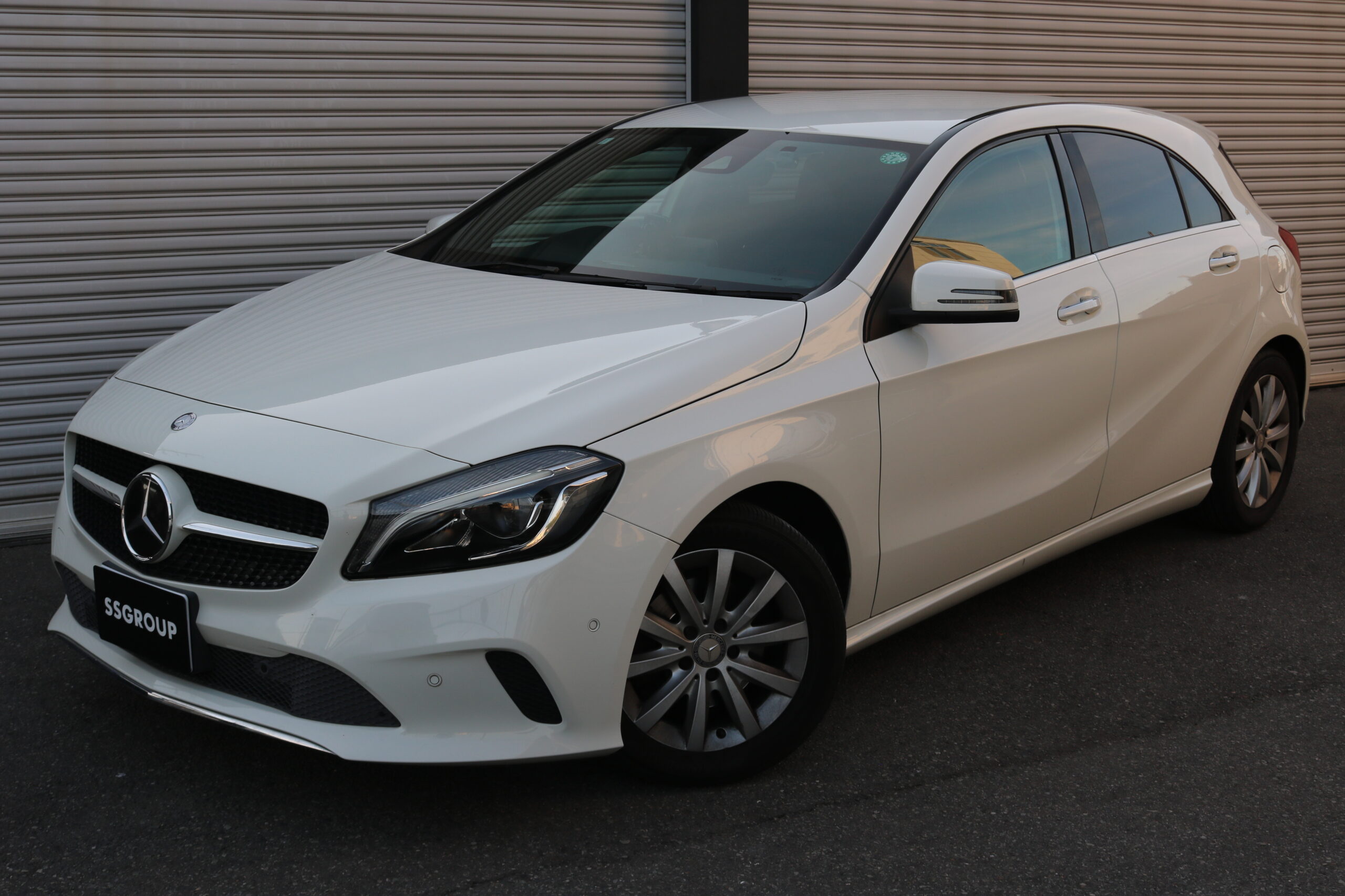 高価買取伝説☆平成29年式 メルセデスベンツ A180 カルサイトホワイト